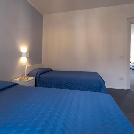 Casa Mael - Spacious Lakefront Flat Lierna