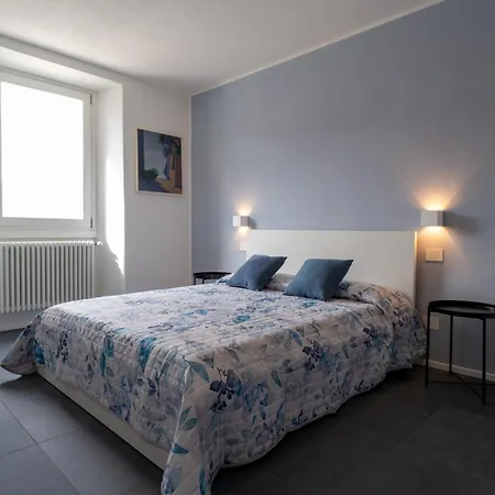 Casa Mael - Spacious Lakefront Flat Lierna