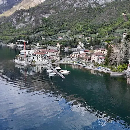 Casa Mael - Spacious Lakefront Flat