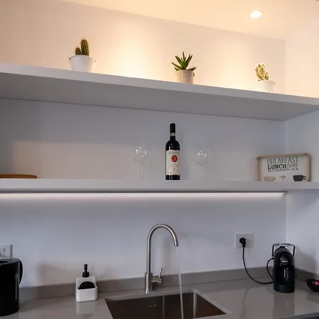 Casa Mael - Spacious Lakefront Flat Apartment Lierna