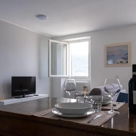 Casa Mael - Lakefront Flat *